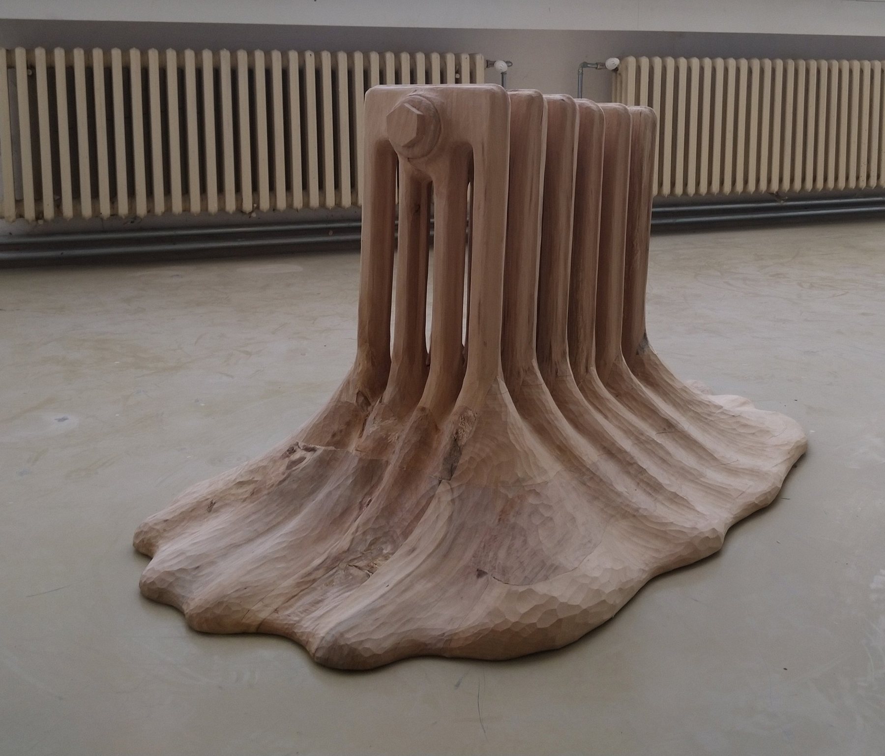 Šimon Chyla: Polčas zániku, 2022, 80 × 70 × 100 cm